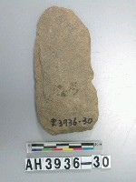 藏品(小型舌刃打製石斧)的圖片